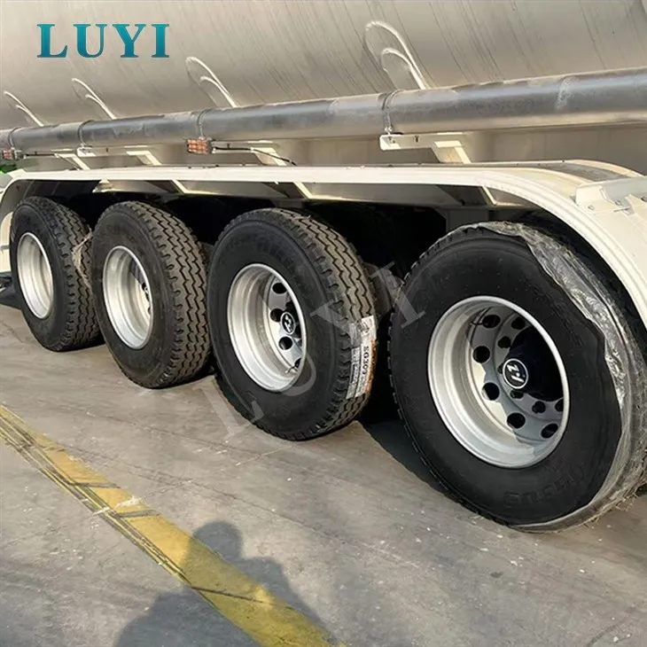 Fuel Oil Liquid Tanker Stainless Steel Water Transport Trailer factory
